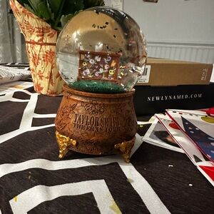 IN HAND!!! TAYLOR SWIFT | THE ERAS TOUR ACOUSTIC PIANO SNOW GLOBE